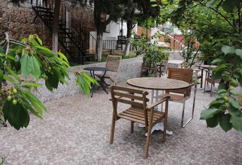 Büyükada Apart Hotel Karadağ Apart