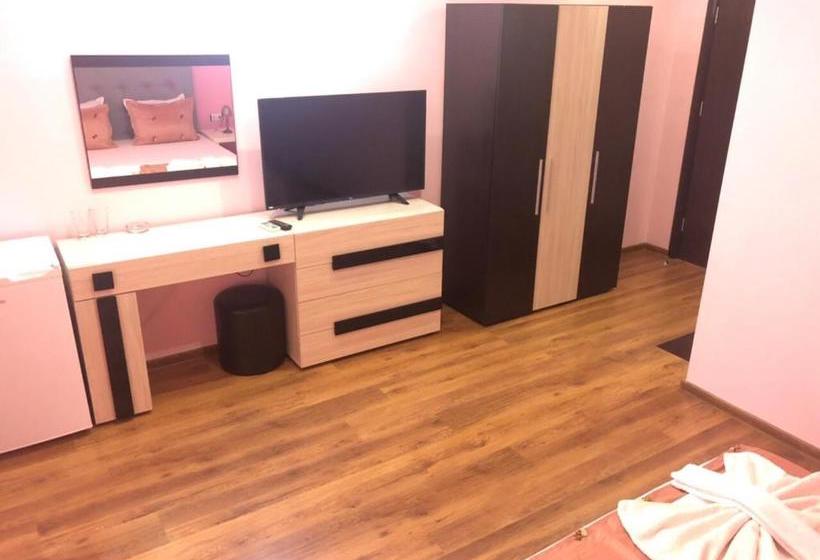 פנסיון Guest House Stels