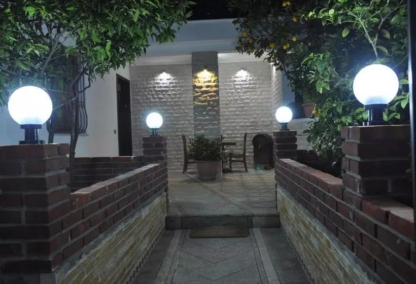 پانسیون Guesthouse Arben Elezi