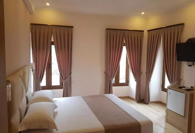 پانسیون Guesthouse Arben Elezi