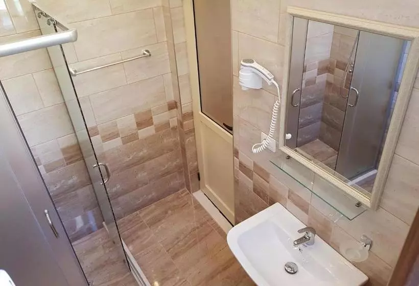 پانسیون Guesthouse Arben Elezi