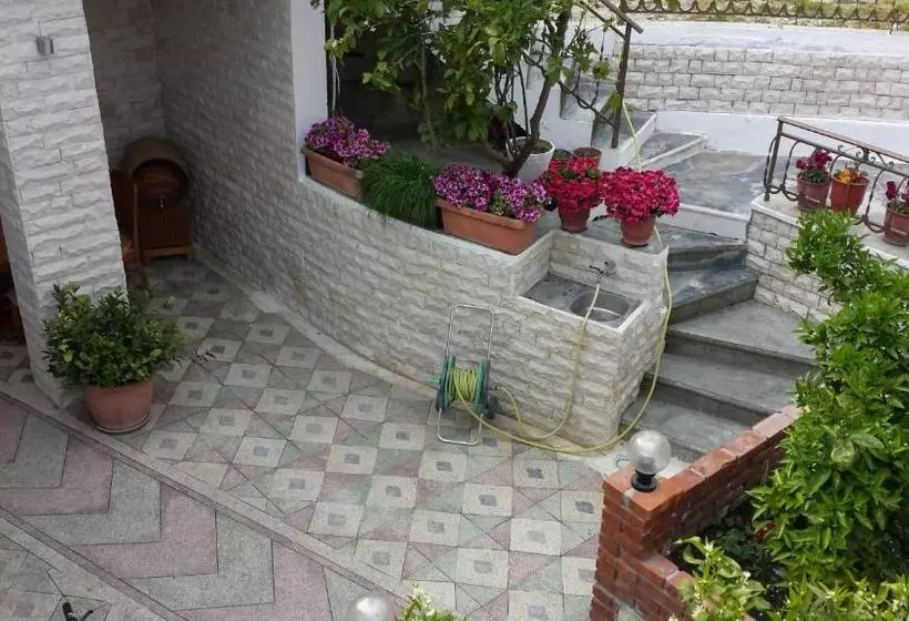 پانسیون Guesthouse Arben Elezi