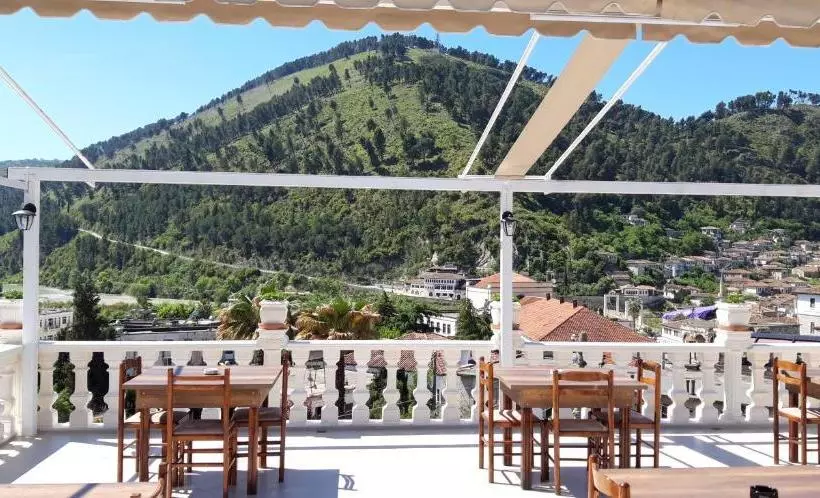 پانسیون Guesthouse Arben Elezi