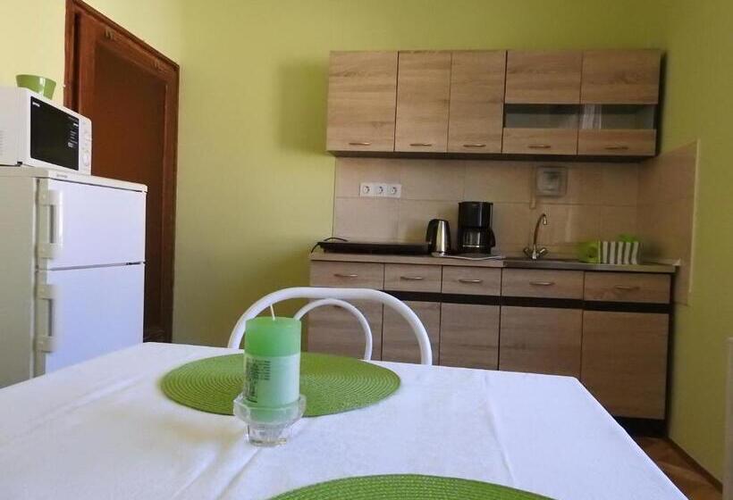 بنسيون Haus Gizella