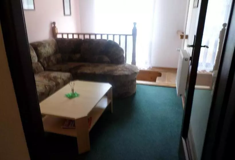 Majatalo Penzion V Budech