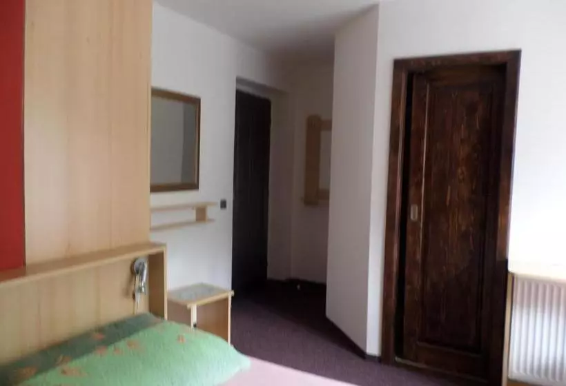 Majatalo Penzion V Budech