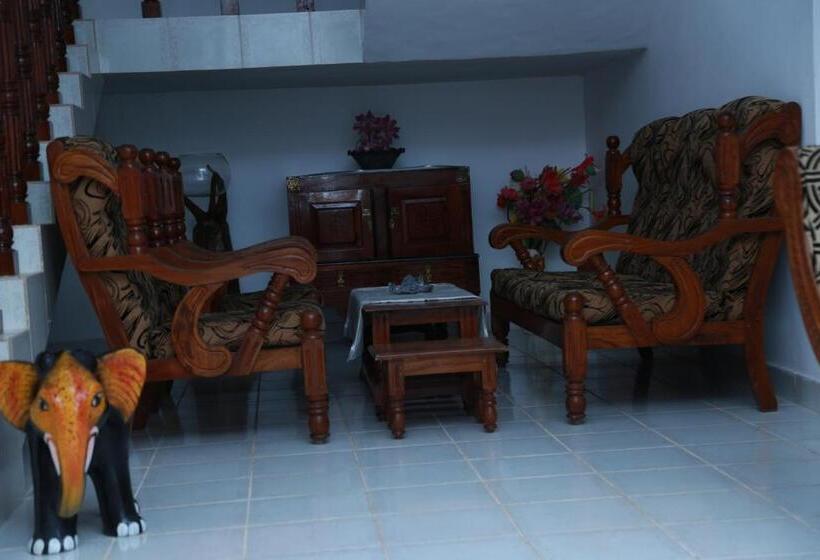 פנסיון Sumal Villa