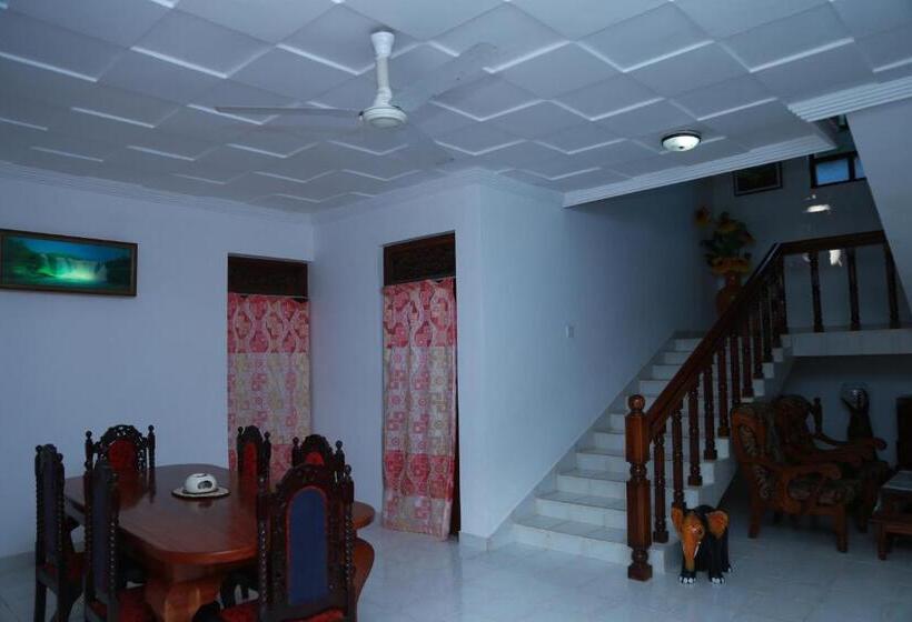 פנסיון Sumal Villa