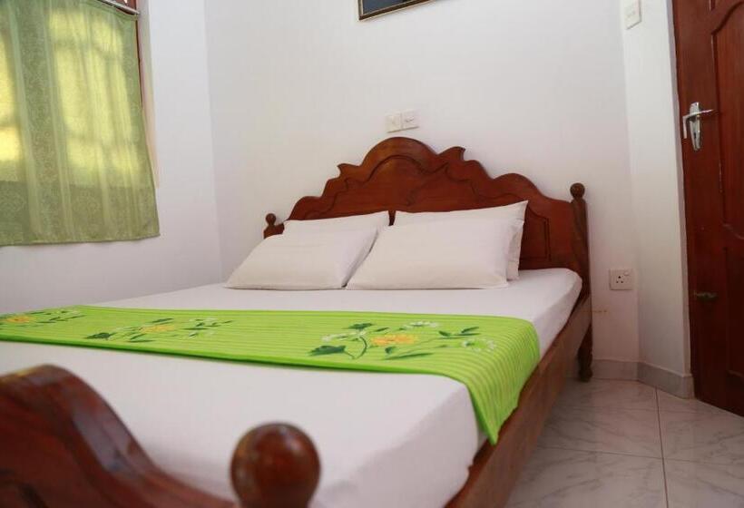 פנסיון Sumal Villa