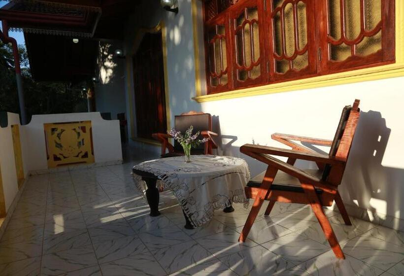 פנסיון Sumal Villa