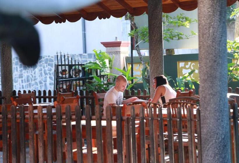 פנסיון Sumal Villa