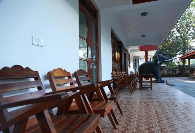 פנסיון Sumal Villa