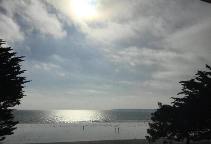 Отель Logis Hôtel De La Pointe Du Cap Coz