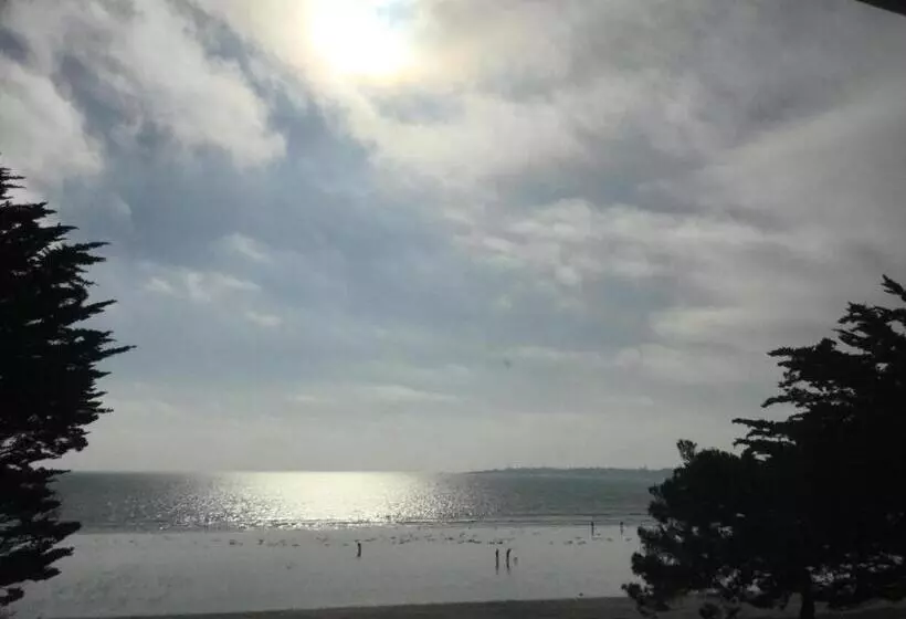 Hotelli Logis Hôtel De La Pointe Du Cap Coz