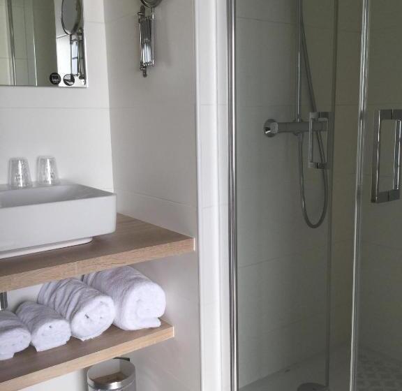 Отель Logis Hôtel De La Pointe Du Cap Coz