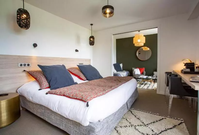 Hotelli Logis Hôtel De La Pointe Du Cap Coz