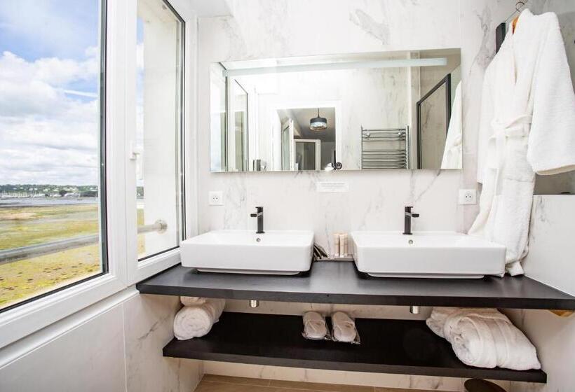 Отель Logis Hôtel De La Pointe Du Cap Coz