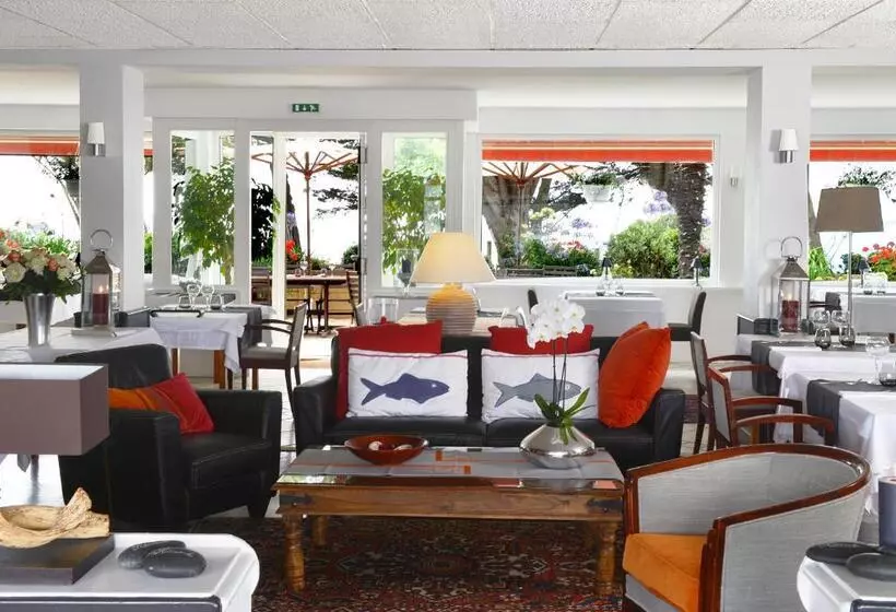 Hotelli Logis Hôtel De La Pointe Du Cap Coz