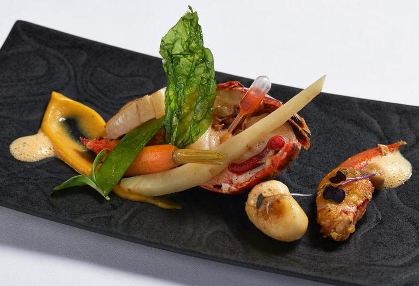 Отель Logis Hôtel De La Pointe Du Cap Coz