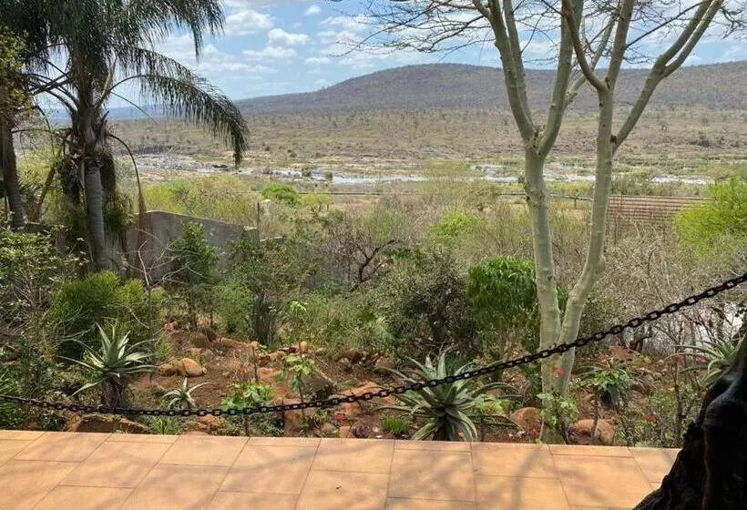 Majatalo Croc River Lodge