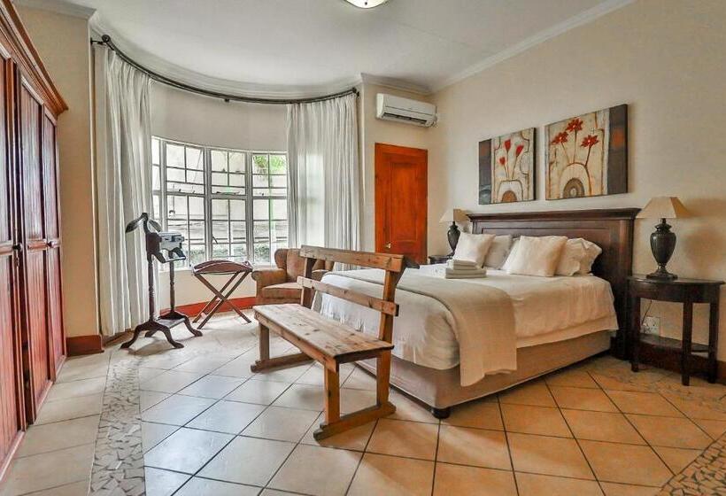 פנסיון Croc River Lodge