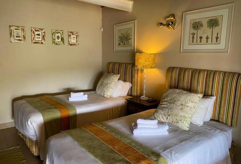 פנסיון Croc River Lodge