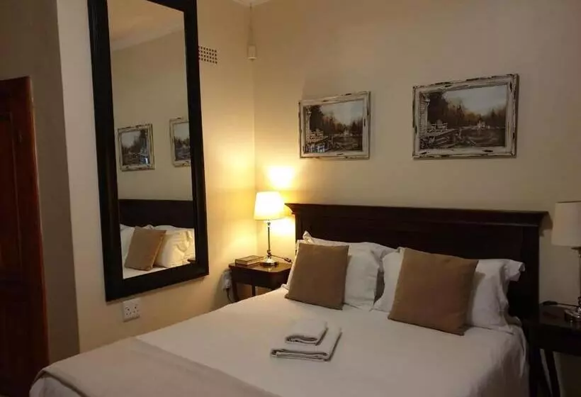 Majatalo Croc River Lodge