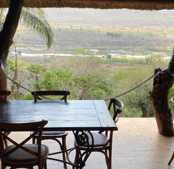 פנסיון Croc River Lodge