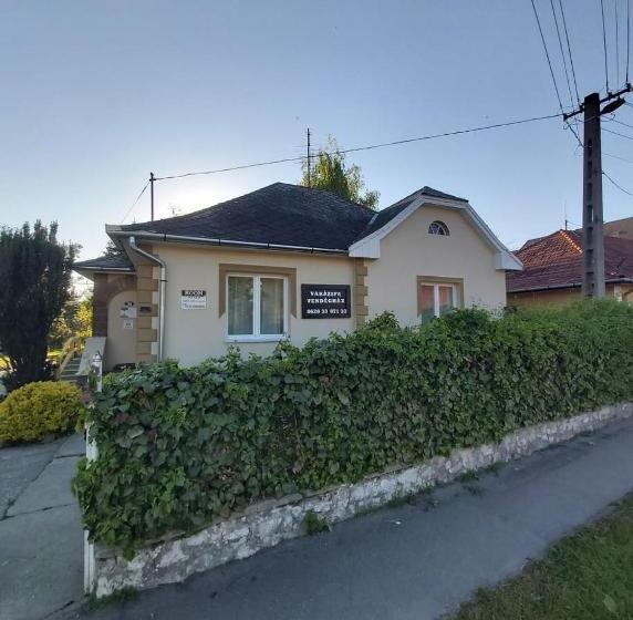 Pensjonat Varázsfa Vendégház