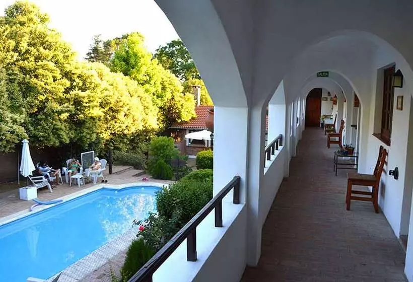 Retkeilymaja Posada San Bras