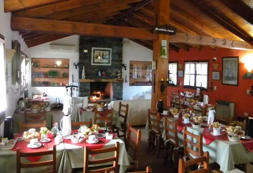 Retkeilymaja Posada San Bras