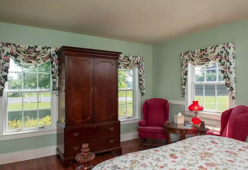 Retkeilymaja Strong House Inn