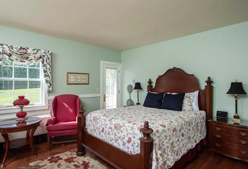 Retkeilymaja Strong House Inn