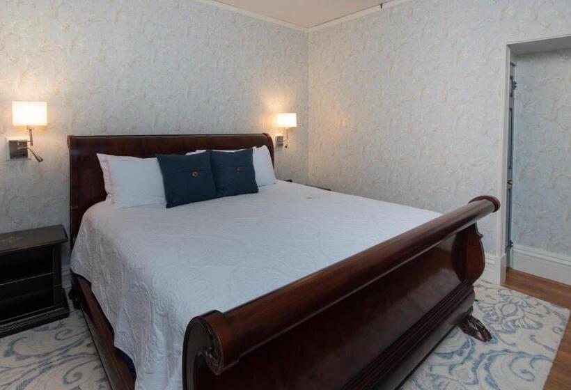 ユースホステル Strong House Inn