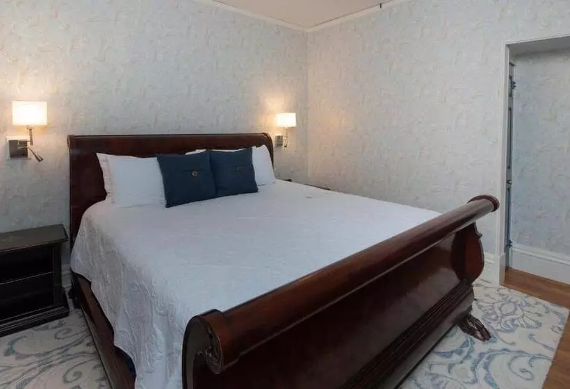 Retkeilymaja Strong House Inn