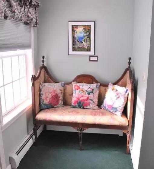 Retkeilymaja Strong House Inn