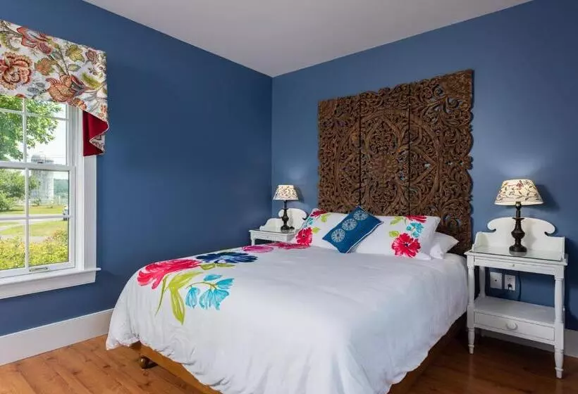 Retkeilymaja Strong House Inn