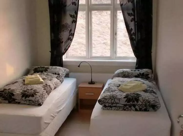 پانسیون Guesthouse Tilraun