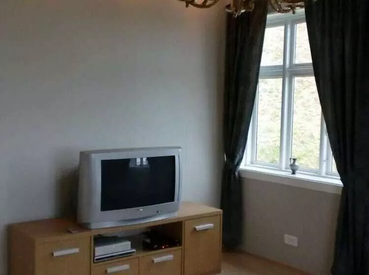 پانسیون Guesthouse Tilraun