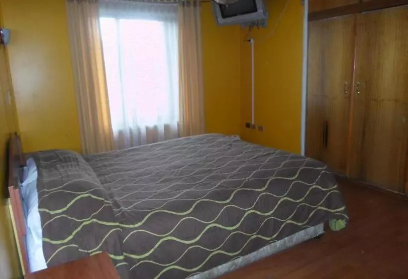 پانسیون Hostal Fx