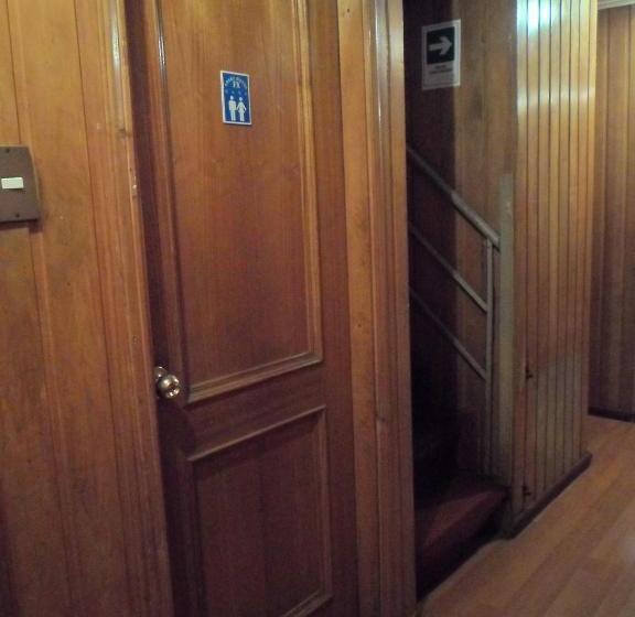 بنسيون Hostal Fx