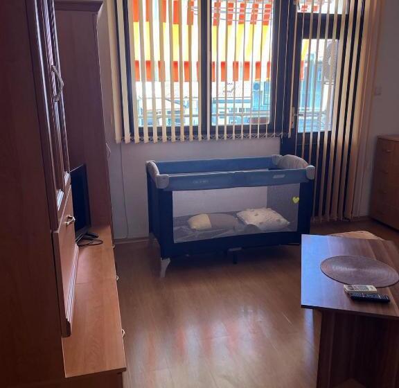 پانسیون Mavrova Guest House