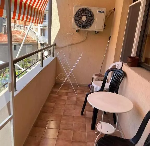 پانسیون Mavrova Guest House