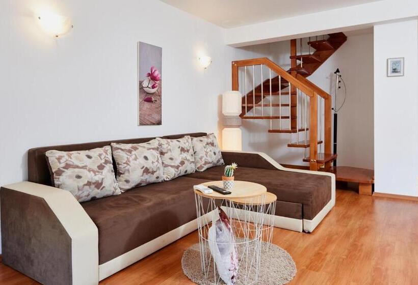 پانسیون Mavrova Guest House