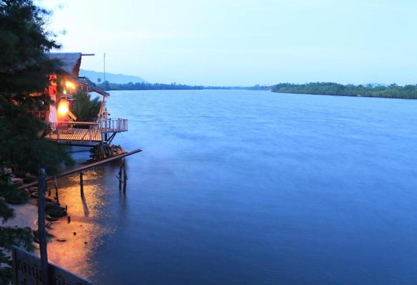 بنسيون Samon Village