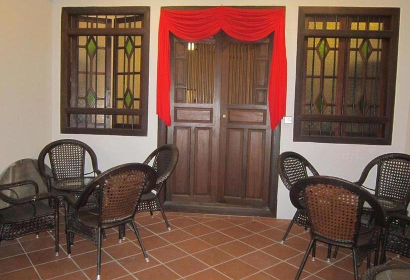 Pensió Thirty Three Stewart Houze