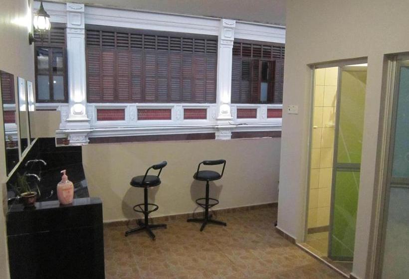 Pensió Thirty Three Stewart Houze