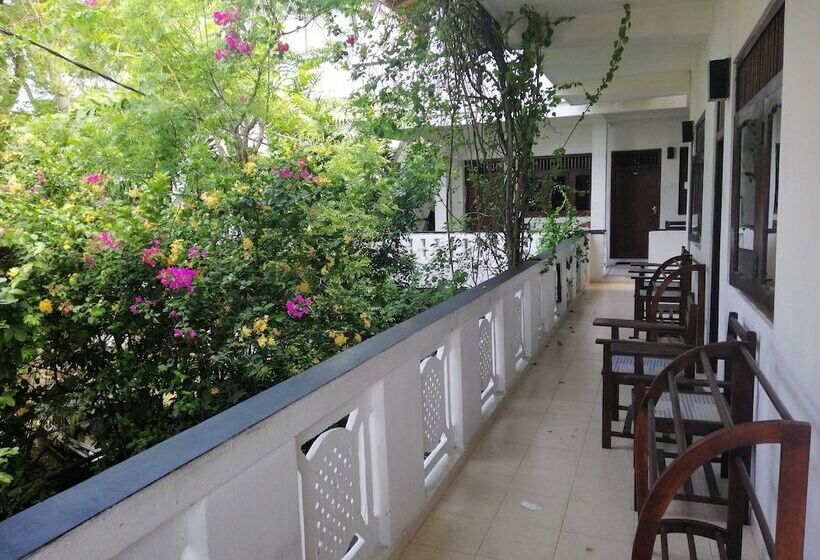 פנסיון Unawatuna Beach Bungalow