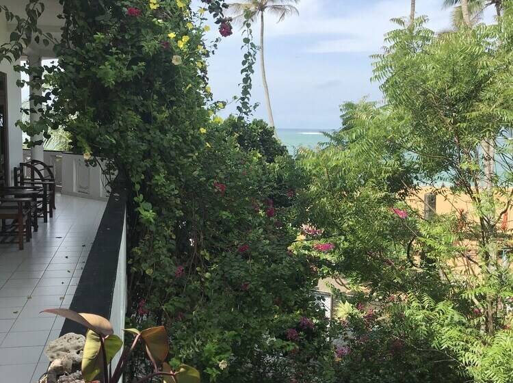 פנסיון Unawatuna Beach Bungalow