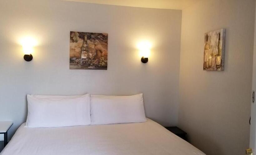 فندق صغير Deep Water Inn